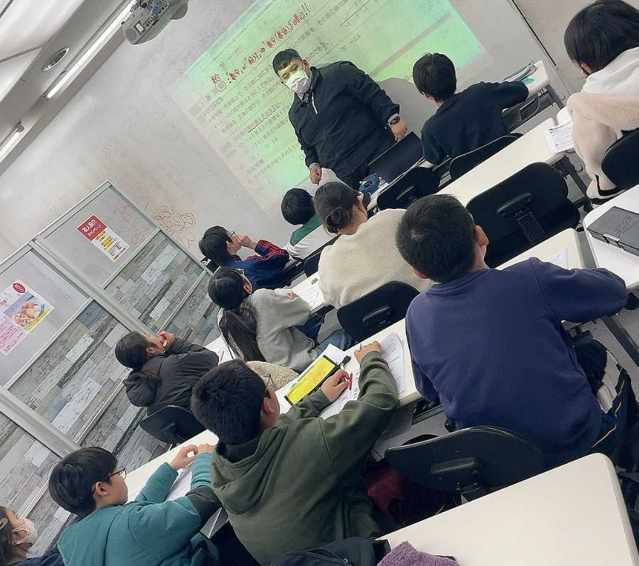 創心館の集団指導の授業風景
